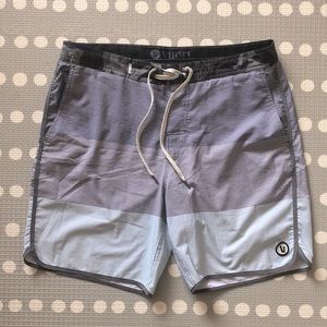 Mens Vuori Cruise Board-shorts- size 34